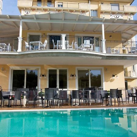 Hotel Mocambo Piscina E Spiaggia San Benedetto del Tronto Luaran gambar
