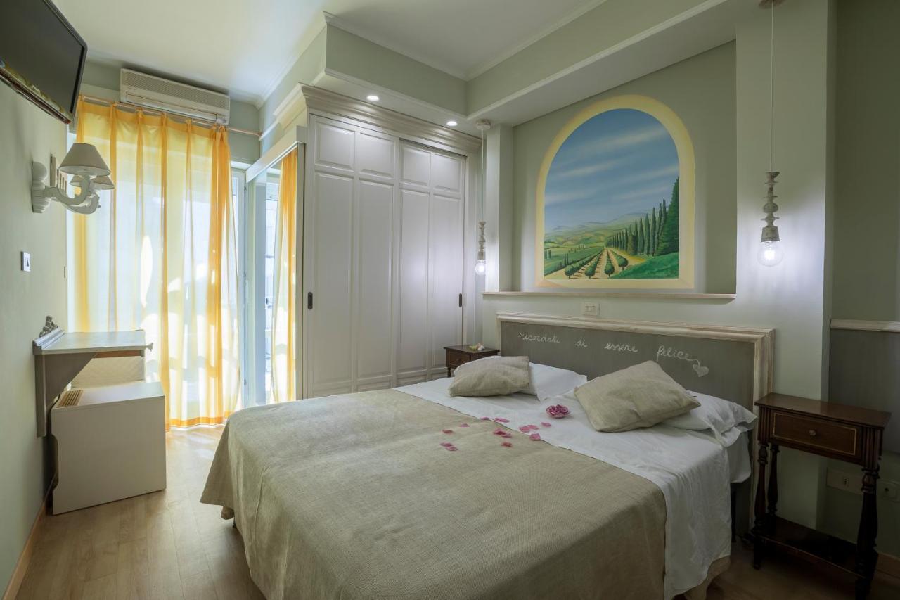 Hotel Mocambo Piscina E Spiaggia San Benedetto del Tronto Luaran gambar